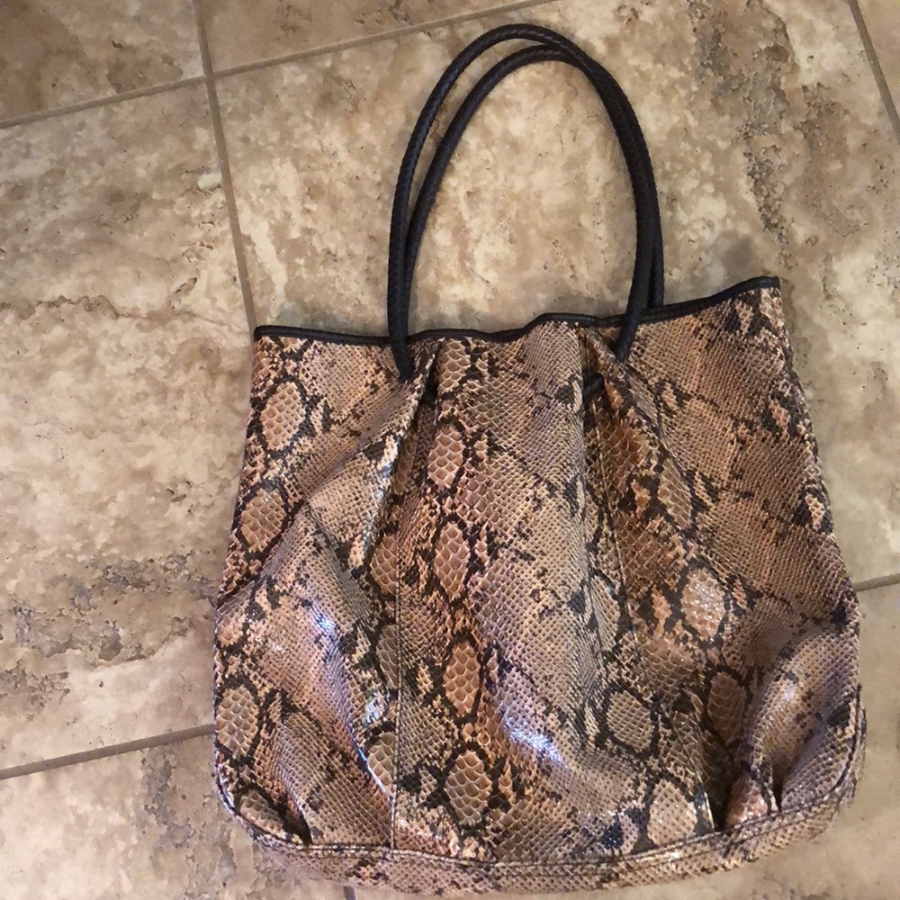 Old navy bag